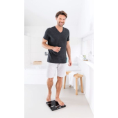 Везна Beurer BF 720 BT diagnostic bathroom scale in black, Weight, body fat, body water, muscle percentage, bone mass, AMR/BMR calorie display; BMI calculation; Black LCD display; white illumination with display of user's initials; Bluetooth; 180 kg / 100