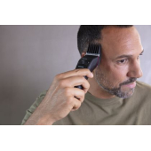 Машинка за подстригване Beurer MN5X hair clipper, 7 Attachments, 6 adjustable cutting lengths and 4-stage fine adjustment, LED display with battery display, Battery and mains operation, travel lock display and charge display, storage bag